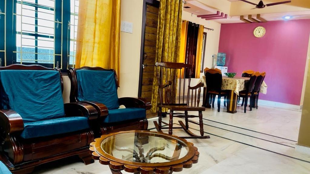Castle-4bhk Apartment,guesthouse Apartment