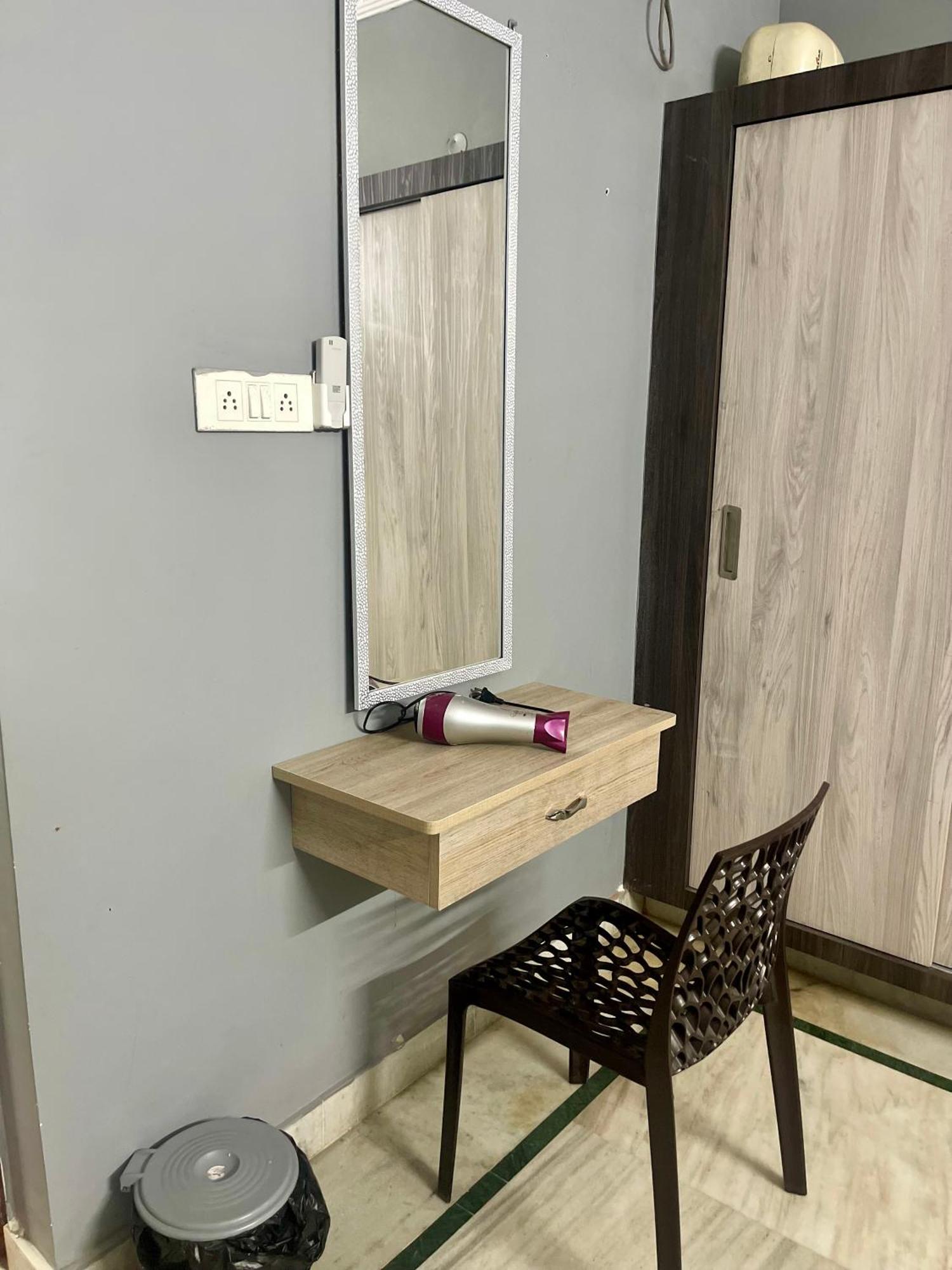 Castle-4bhk Apartment,guesthouse Apartment *