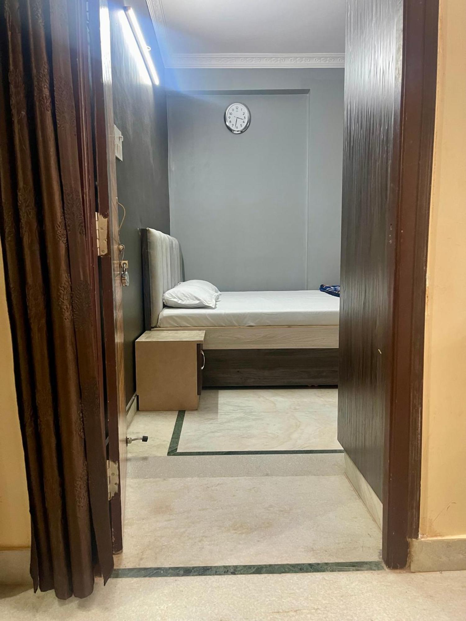 Castle-4bhk Apartment,guesthouse Apartment *