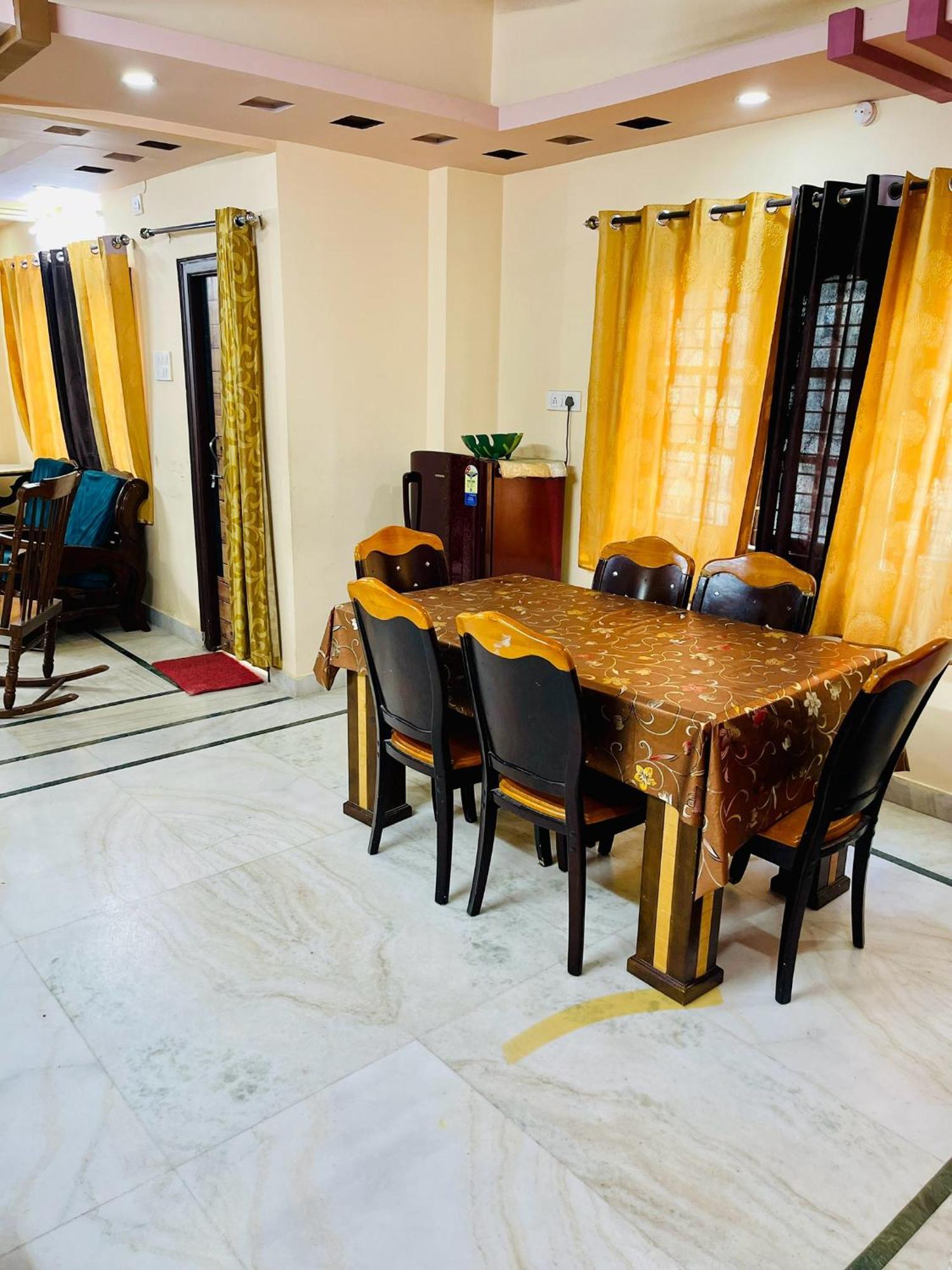 Castle-4bhk Apartment,guesthouse