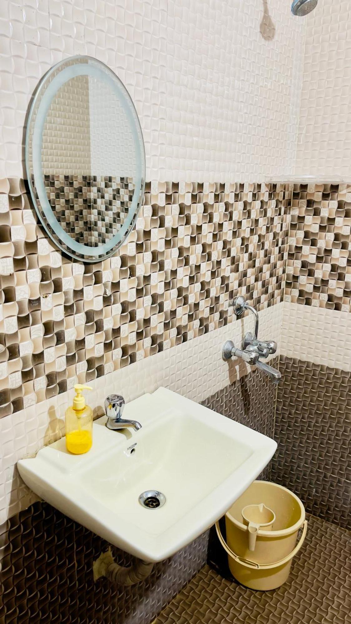 Castle-4bhk Apartment,guesthouse Apartment